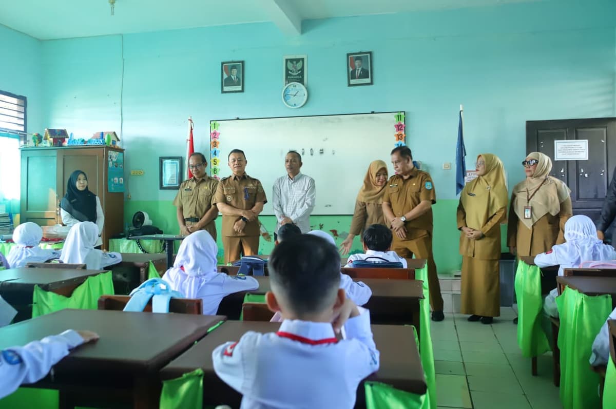 Memasuki Tahun Ajaran Baru, Wabup dan Ketua DPRD Bangka Pantau MPLS di Beberapa Sekolah